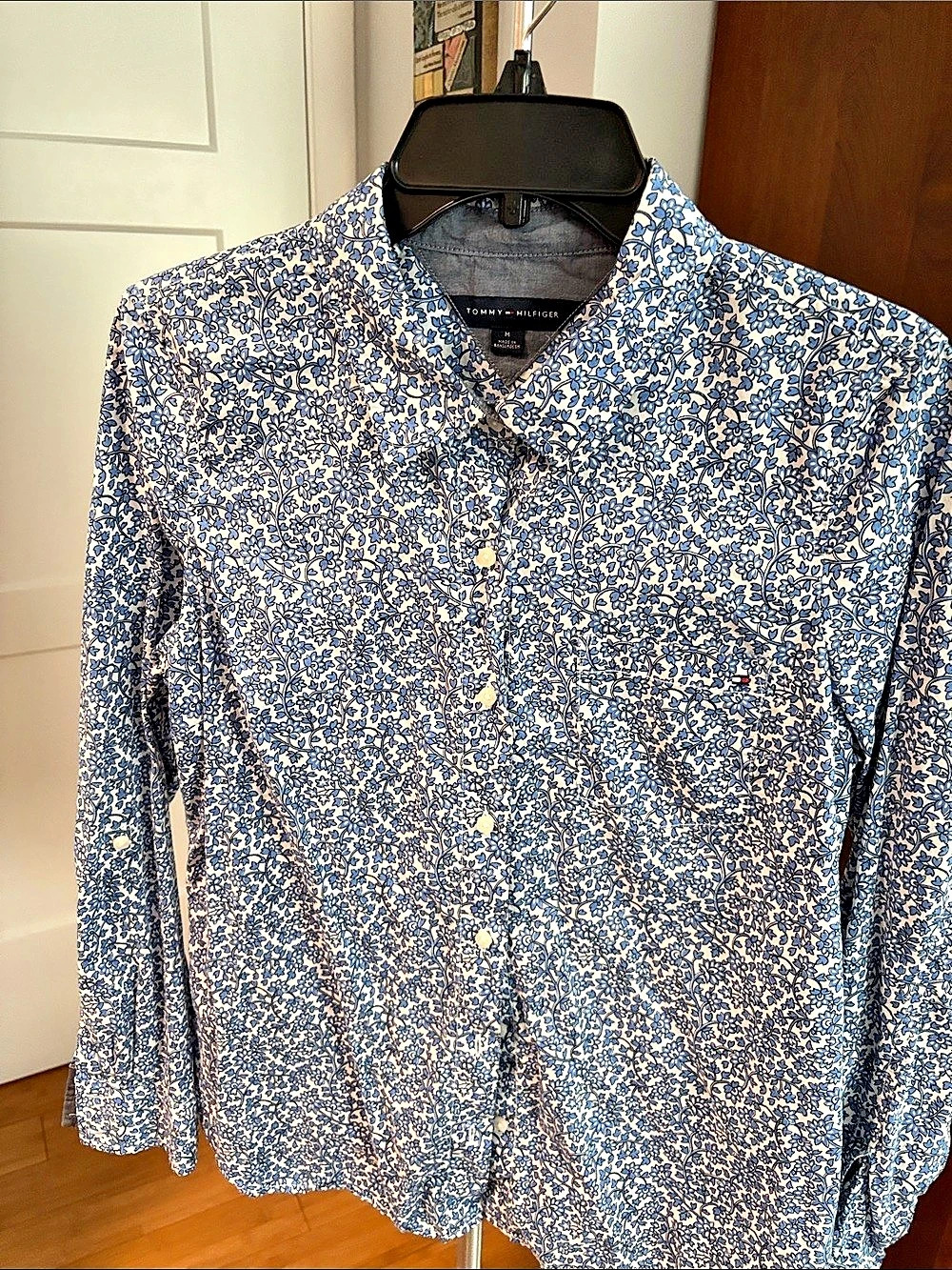 Tommy Hilfiger Floral Button Down Shirt Blue & White Size Medium